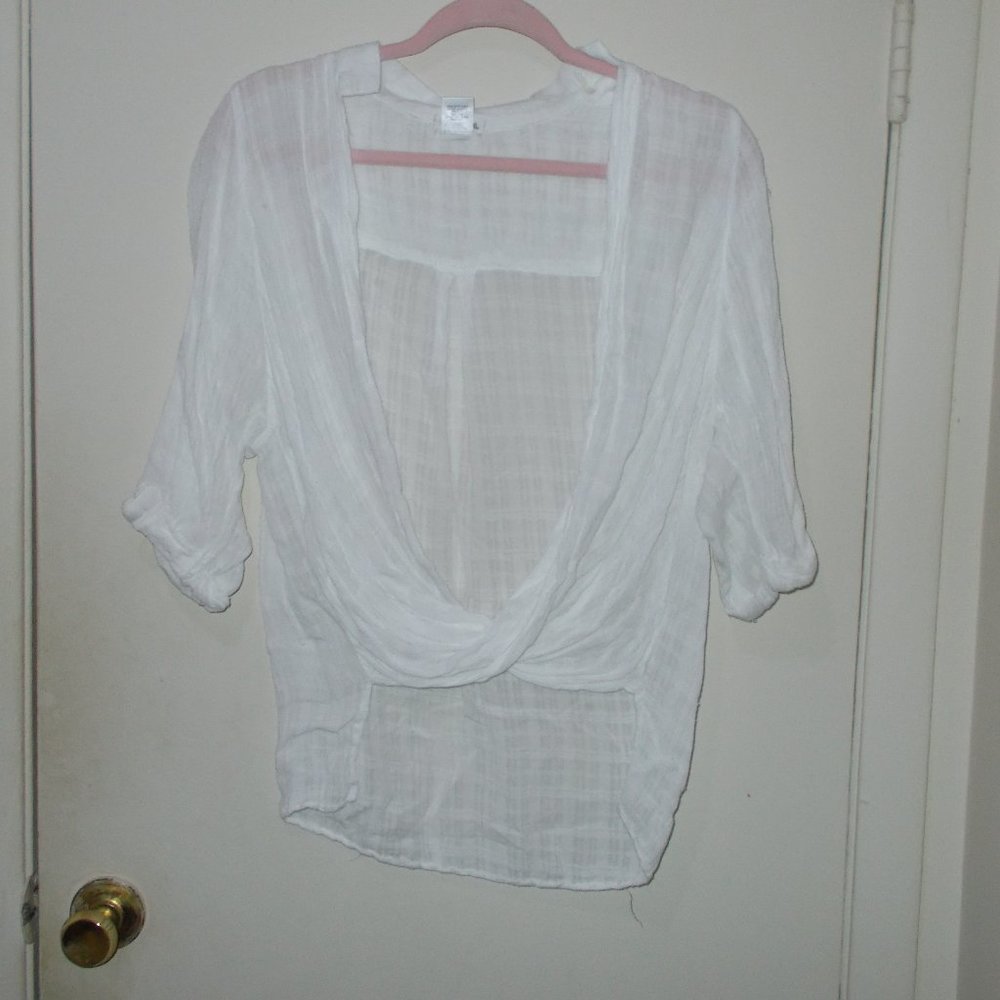 Contempo Casuals Open Front Top White Size Small